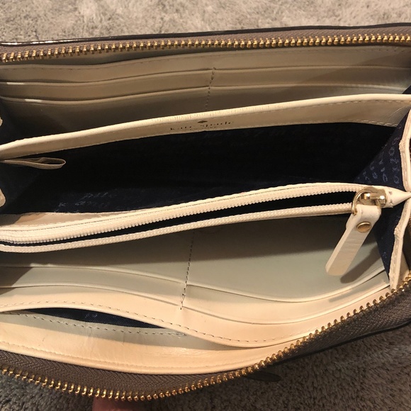 ***KATE SPADE PATENT LEATHER WALLET*** - Picture 5 of 9